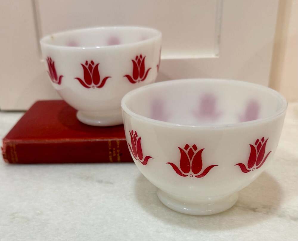 Set of 2 Vintage Fire-King Red Tulip Cottage Cheese Milk Glass Bowls